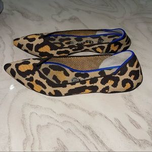 Rothy’s classic point big cat print (8.5)